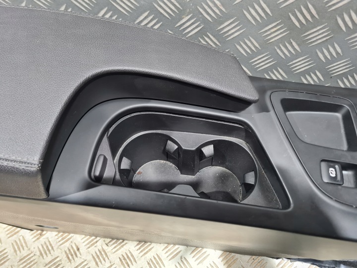 ACCOUDOIR TUNNEL CENTRAL OPEL INSIGNIA A CONVERTISSEUR COURANT PRISE