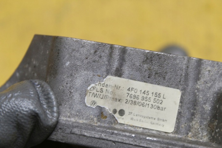 MOCOWANEI POMPES WSPOMGANIA S6 C6 5.2FSI 4F0145155L