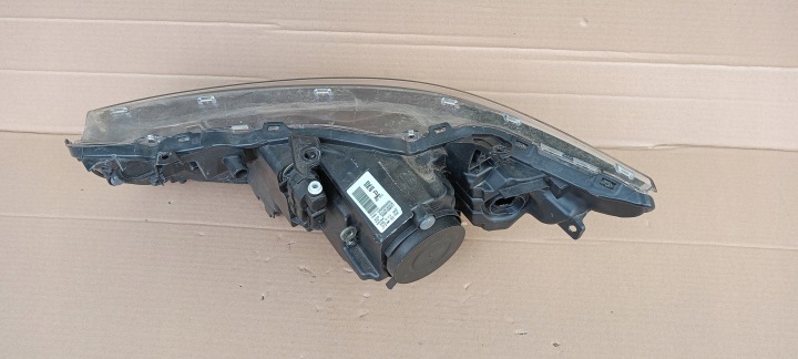 PHARE AVANT AVANT DROITE TOYOTA AURIS 2 II LIFT E18 15-18ROK 81130-02K30