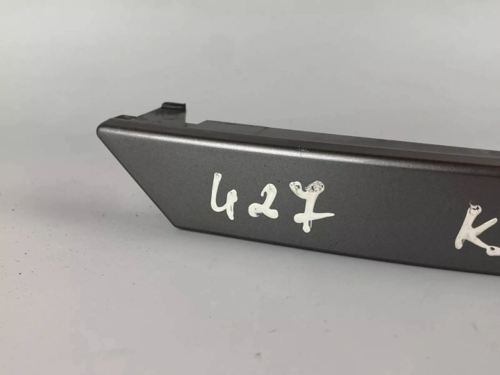 BMW 7 E65 E66 2004 MOULURE SOUS LAMPE ARRIÈRE