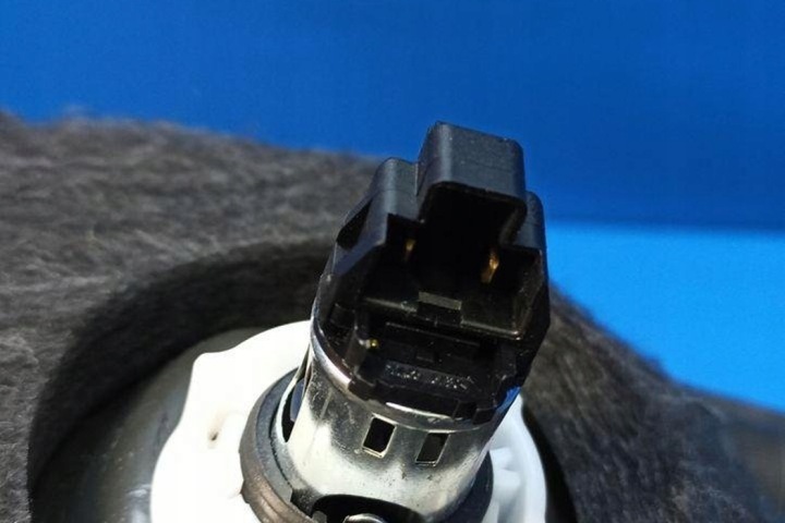 DROITE GARNITURE COUVERCLES DE COFFRE MERCEDES-BENZ E (W212) A2126902453 2.2L DIESEL