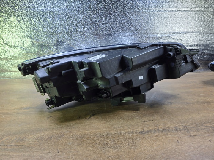 FORD KUGA MK3 PHARE AVANT AVANT GAUCHE COMPLET LED LV4B-13E017-AP