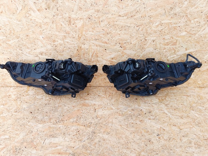 AUDI A3 8Y 2025 LIFT PHARE PHARES DROITE GAUCHE 8Y0941012C 8Y0941011C COMPLET