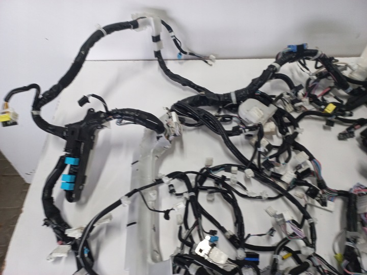 INSTALACIÓN JUEGO DE CABLES DEL MOTOR LEXUS UX 250H F SPORT 