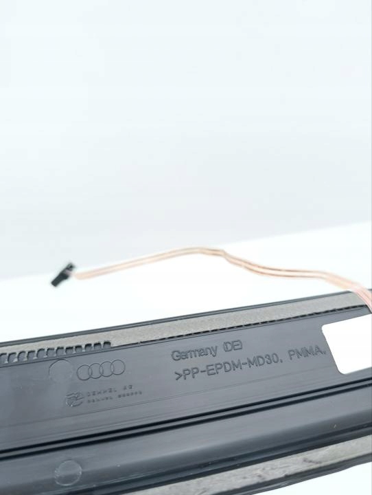INTÉRIEUR SEUIL PORTIÈRE 4M8947406B AUDI Q8 2021 AVEC AVANT AVEC DROITE