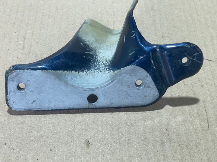 SKODA ROOMSTER SUPPORT GARDE-BOUE GAUCHE 5J0821141