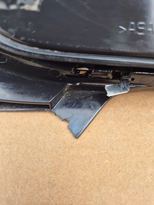 VW PASSAT B8 14- BOUCHON ÉCHAPPEMENT PARE-CHOCS ARRIÈRE DROITE B.LADNA 3G0807764