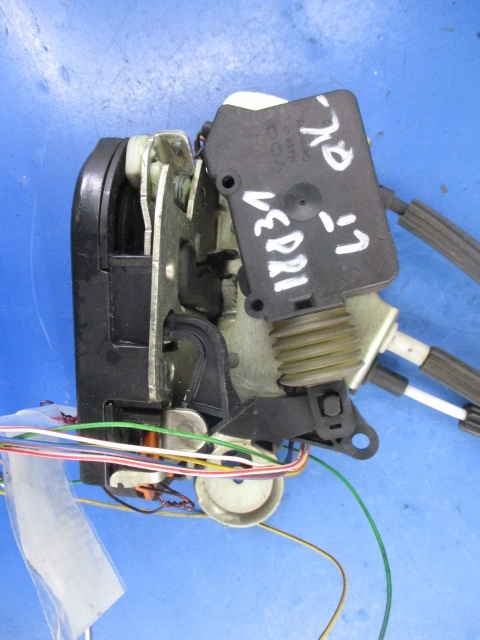 VANEO W414 SERRURE ARRIÈRE GAUCHE A4147300235 CÂBLES 4PIN