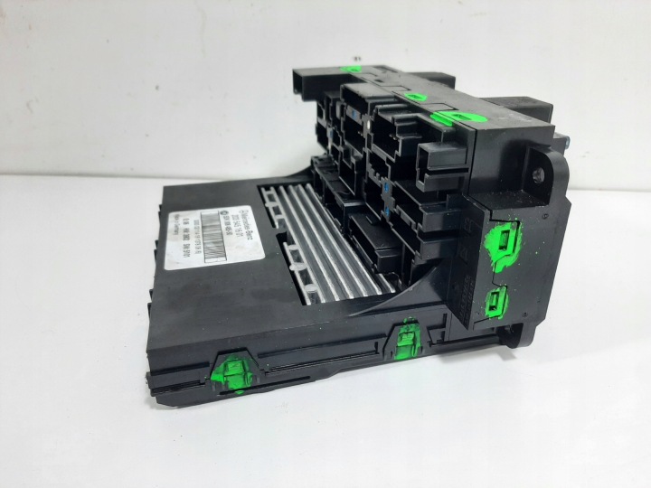 MERCEDES W203 C200CDI 2.2CDI UNIVERSEL 03R MODULE CONFORT 2035451601