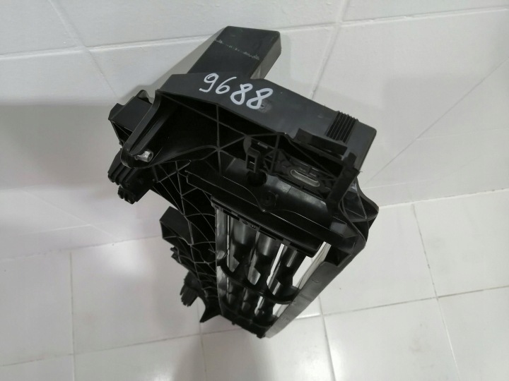 STORE GUIDE D'AIR AUDI E-TRON 4KE NEUF ORIGINAL HAL 9688