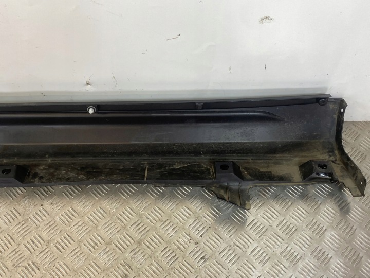 SUZUKI S-CROSS REVÊTEMENT SEUIL DROITE 23R 77231-63T0