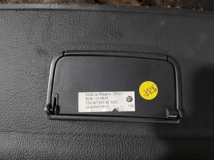 STORE COUVERCLES DE COFFRE VW TOURAN I 1T0867871M