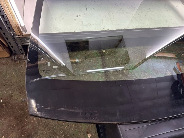 PARE-BRISE TESLA MODÈLE X 106674701B