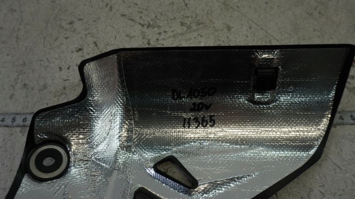 K365 SUZUKI DL V-STROM 1050 20- PROTECTION SILENCIEUX ÉCHAPPEMENT