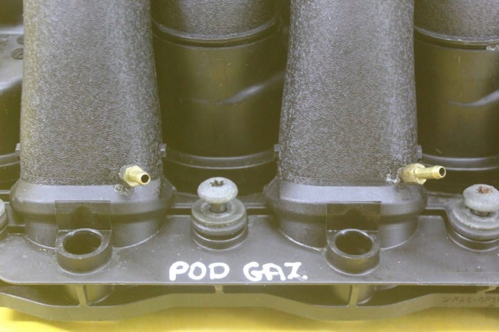COLLECTEUR ADMISSION SOUS GAZ PORSCHE CAYENNE I 4.5 B 94811001102