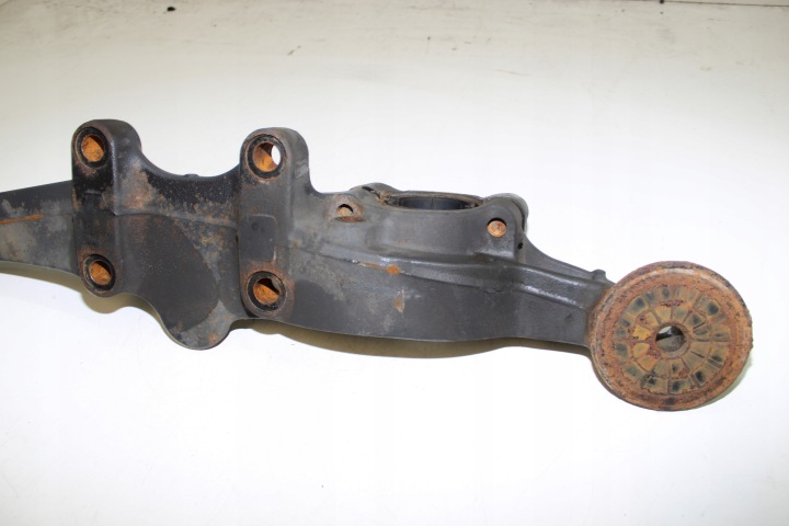 FIXATION COUSSINS DELFIN MERCEDES ACTROS MP4 9603283541 POIGNÉE BANC