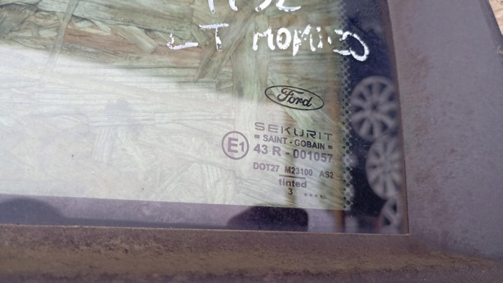 VITRE DE PORTIÈRE GAUCHE ARRIÈRE PETITE TRIANGLE FORD MONDEO MK3 UNIVERSEL