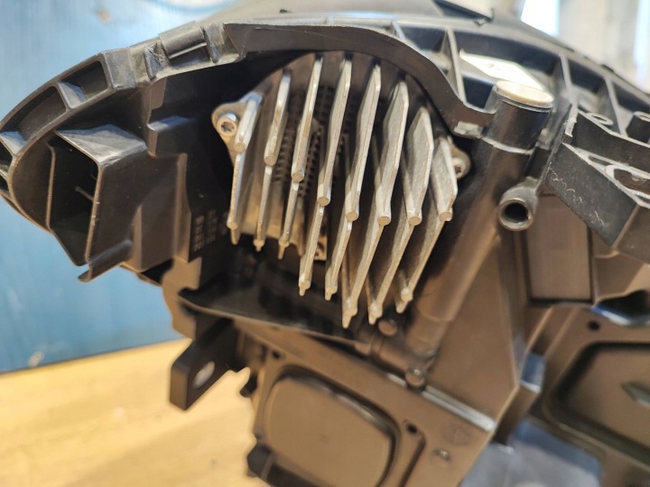 PROJECTEUR GAUCHE CÔTÉ MERCEDES-BENZ B W246 W242 A2469062601
