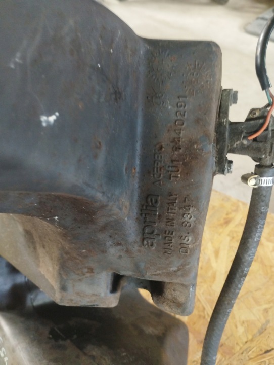 APRILIA PEGASO 650 1995 RÉSERVOIR CARBURANTS RÉSERVOIR ROBINET