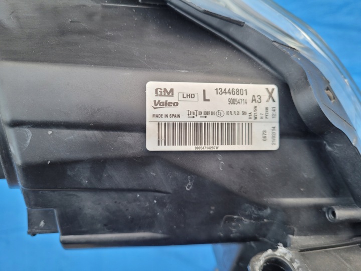 OPEL-CZESCI CORSA D PROJECTEUR GAUCHE PHARE GAUCHE AVANT EUROPE LIFT 13446801