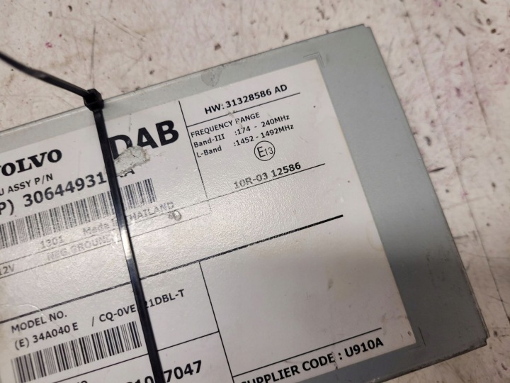 2014 VOLVO V40 AMPLIFICATEUR D'ANTENNE 30644931AA