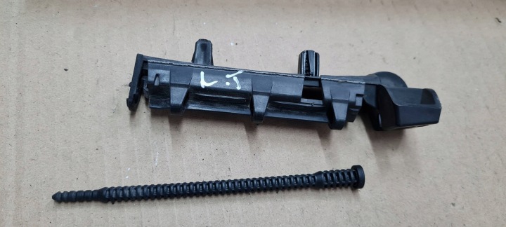S6 C7 4G A6 LIFT GLISSIÈRE FIXATION PARE-CHOCS GAUCHE ARRIÈRE BERLINE 4G5807889A