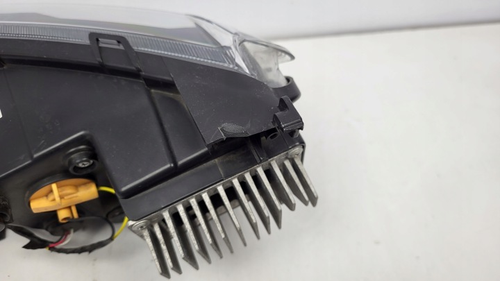PROJECTEUR PHARE FJD AVANT DROITE DACIA SPRING 2021-2024