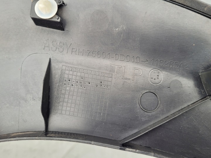TOYOTA YARIS CROSS 2021- 21- MOULURE DROITE AVANT SUR AILE 75611-0D010