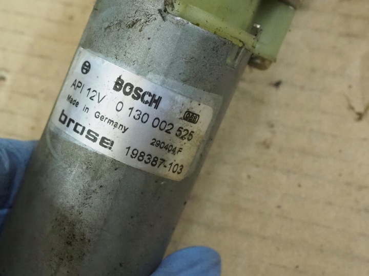 PETIT MOTEUR SIÈGES DROIT AVANT SKODA SUPERB I EUROPE 3B0959762AG