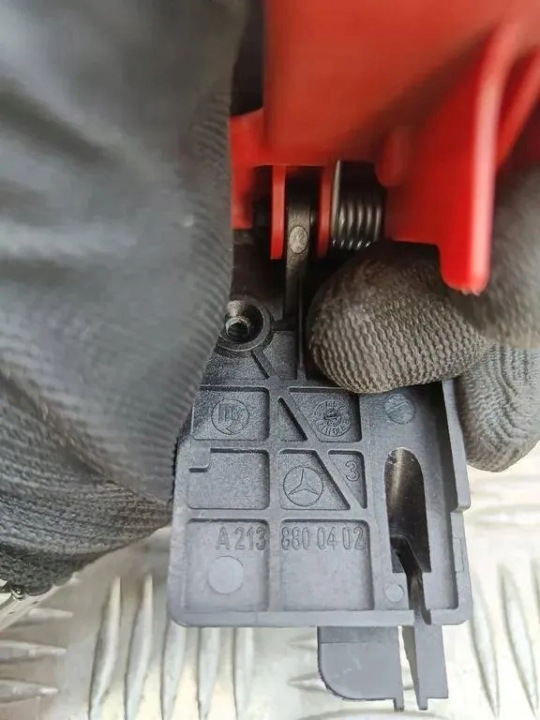 MANIVELLE OUVERTURE CAPOTS MERCEDES-BENZ E (W213) A2138800402 2.14L DIESEL