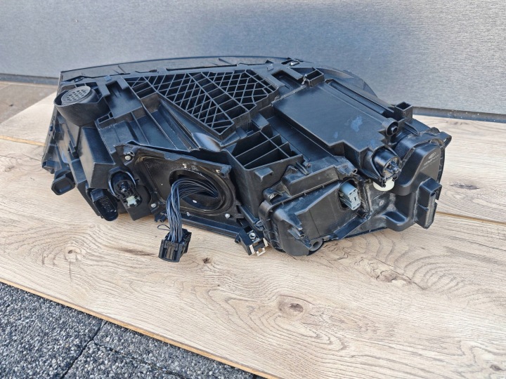 PROJECTEUR AUDI Q7 4M 4M0941035C