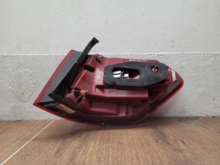 MERCEDES E W212 LIFT UNIVERSEL A2129069102 PHARE GAUCHE ARRIÈRE ARRIÈRE
