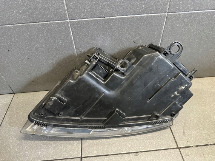 PHARE DROIT AVANT BI-XENON AUDI A8 D3 UK GOLA SANS PRZETWORNIC 4E0941004BF