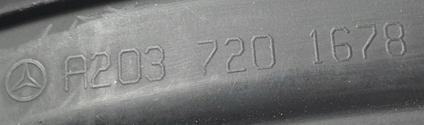 NOUVEAU MERCEDES-BENZ C W203 AVANT RIGHT DOOR SEALING FRAME A2037201678