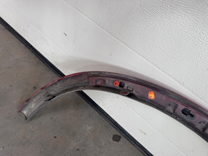 VOLVO XC90 I MOULURE GARDE-BOUE DROIT AVANT R-DESIGN 612-46 30779578