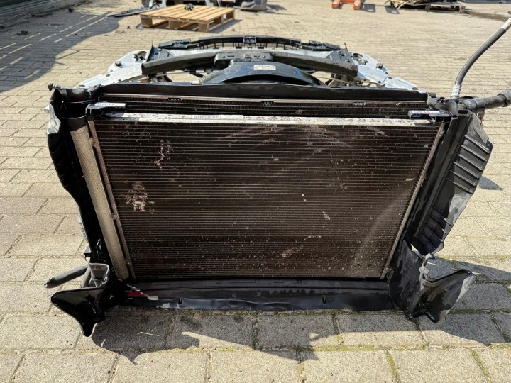 MERCEDES W205 LIFT 1.6 DIESEL PANNEAU AVANT RENFORCEMENT RADIATEURS 654916