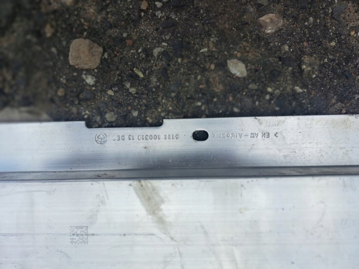 BMW X1 F48 POUTRE RENFORCEMENT PARE-CHOCS AVANT ZONES DE DÉFORMATION ORIGINALE