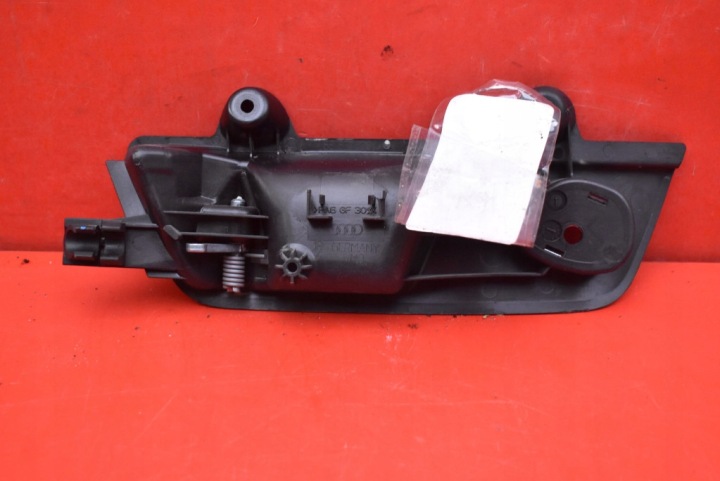 POIGNÉE INTÉRIEURE DROITE AVANT CHROME 8E1837020 AUDI A4 B7 04-08