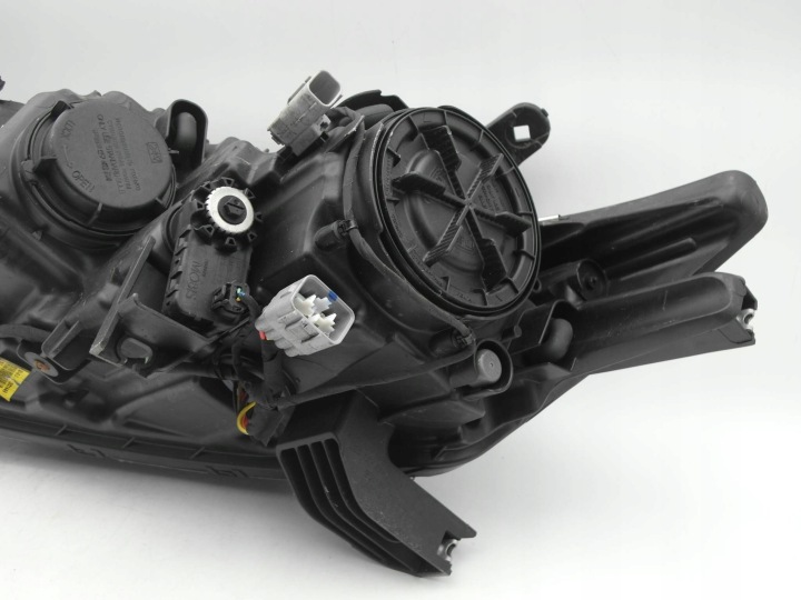 MITSUBISHI OUTLANDER IV 2020 PROJECTEUR