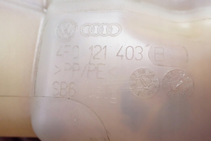 RÉSERVOIR D'EXPANSION EAU AUDI A6 C6 3.0 TDI 4F0121403B