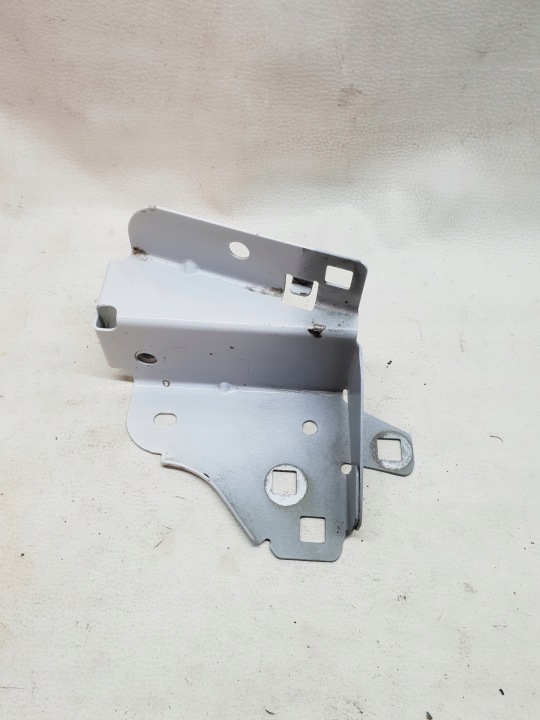 RENAULT ZOE 11-18 SUPPORT FIXATION DANS AILE AVANT GAUCHE