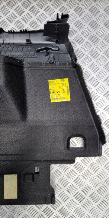AUDI Q3 83A COLLECTEUR COUVERCLES DE COFFRE DROIT 83F863880