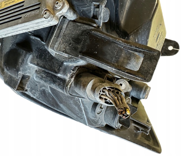 PHARE DROITE AVANT PROJECTEUR DROIT AVANT XÉNON FORD FOCUS 2 4M5113W029EC
