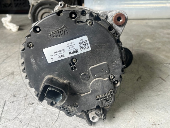 ALTERNATEUR AUDI A4 B9 2,0 TDI 04L903018BX