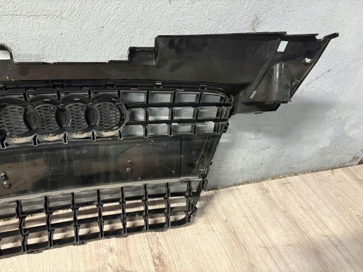 AUDI TT 8J0 GRILLE CALANDRE RADIATEUR AVANT 8J0853651