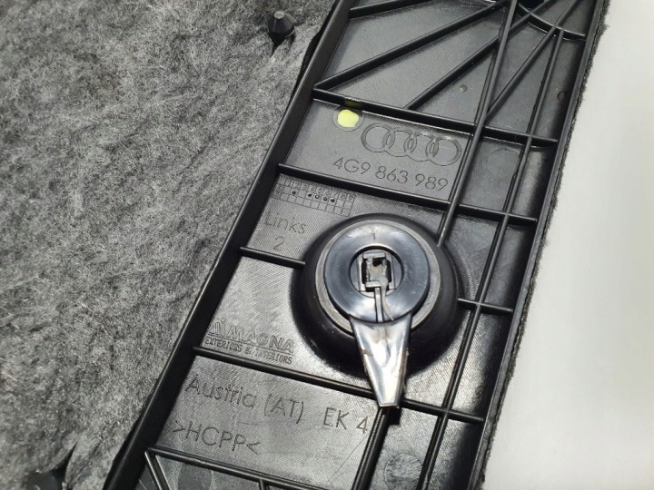 AUDI A6 C7 UNIVERSEL BOUCHON COUVERCLES DE COFFRE CLAPET PROTECTION GAUCHE ORIGINAL 4G9863989