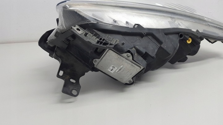FORD KUGA MK2 LIFT ST PHARE DROIT AVANT EUROPE