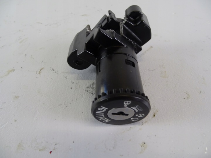 A514 CF MOTO 650 MT CONTACTEUR D'ALLUMAGE BOUCHON SERRURE