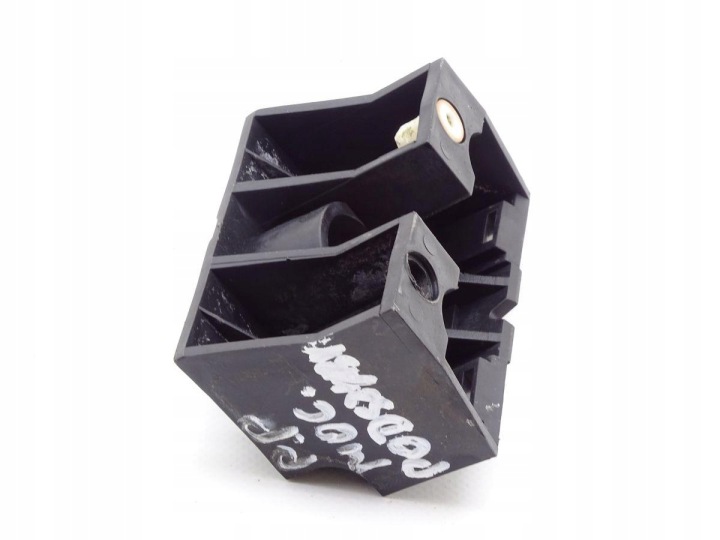 VOLVO FE RESTYLAGE 06- EURO 5 FIXATION PLASTIQUE GAUCHE DROIT