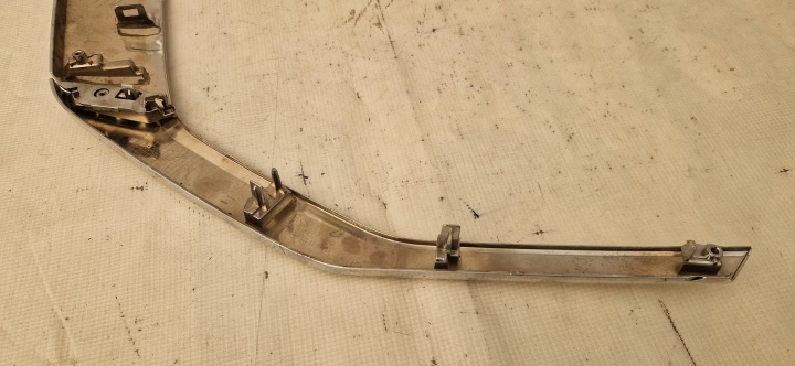 MITSUBISHI ECLIPSE CROSS MOULURE CHROME PARE-CHOCS AVANT DROITE